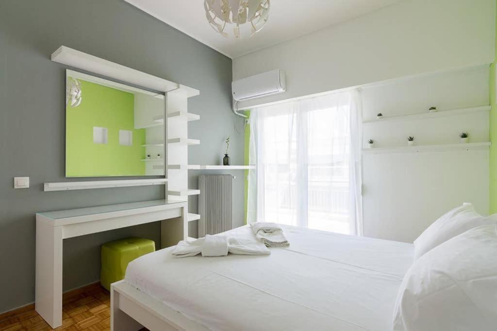 Sunlit 2Br Oasis In Metaxourghio 3Min From Metro Apartment Athens Exterior photo