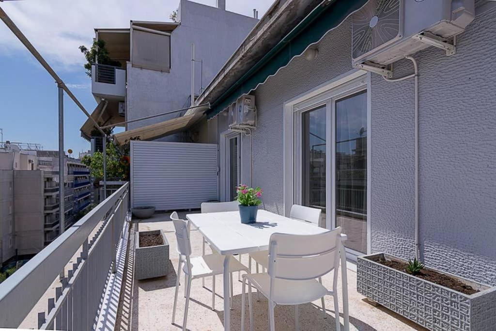 Sunlit 2Br Oasis In Metaxourghio 3Min From Metro Apartment Athens Exterior photo