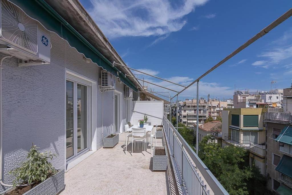 Sunlit 2Br Oasis In Metaxourghio 3Min From Metro Apartment Athens Exterior photo