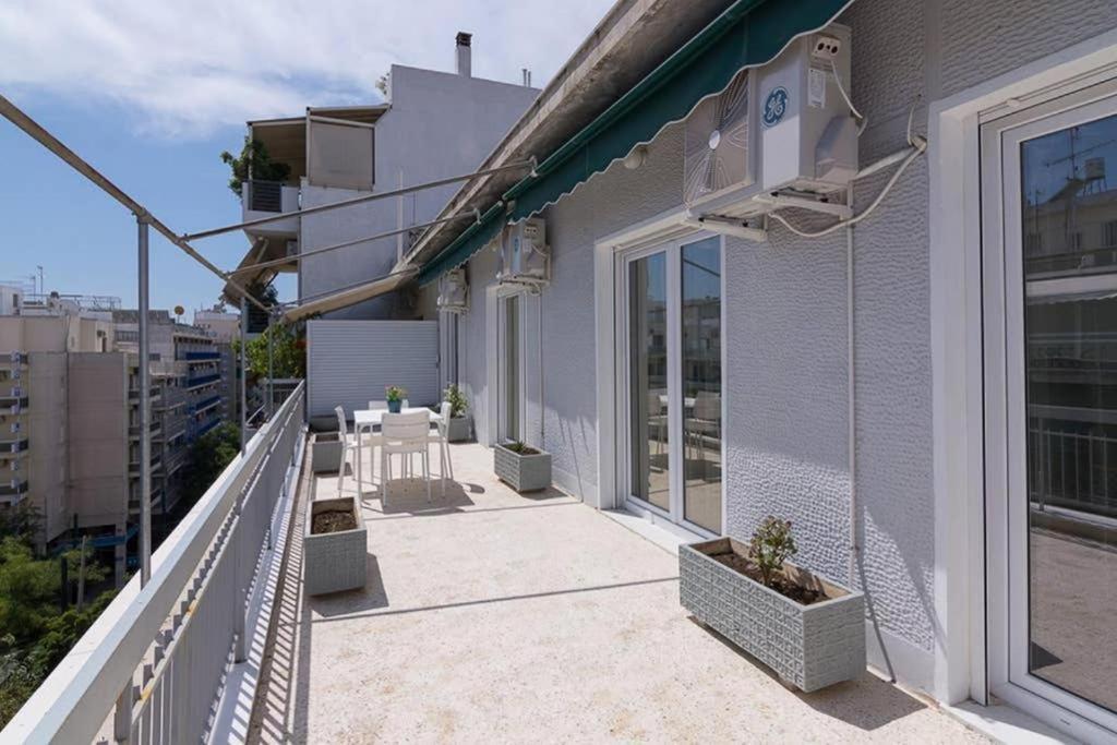 Sunlit 2Br Oasis In Metaxourghio 3Min From Metro Apartment Athens Exterior photo