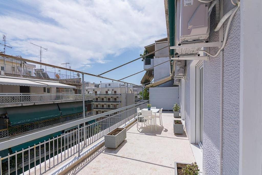 Sunlit 2Br Oasis In Metaxourghio 3Min From Metro Apartment Athens Exterior photo