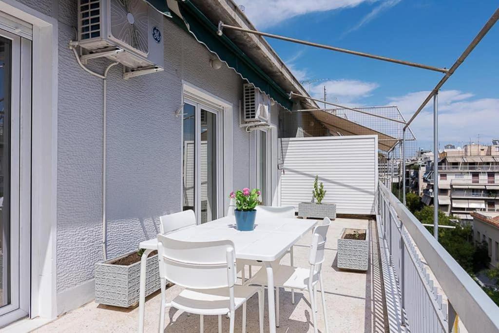 Sunlit 2Br Oasis In Metaxourghio 3Min From Metro Apartment Athens Exterior photo